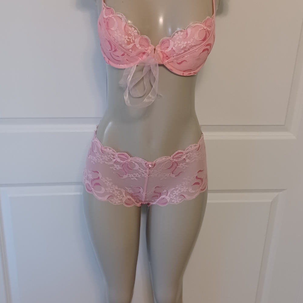 Victoria's secret bra and panties set